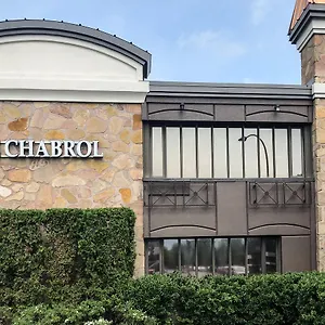 Le Chabrol & 3*, Montréal Canada