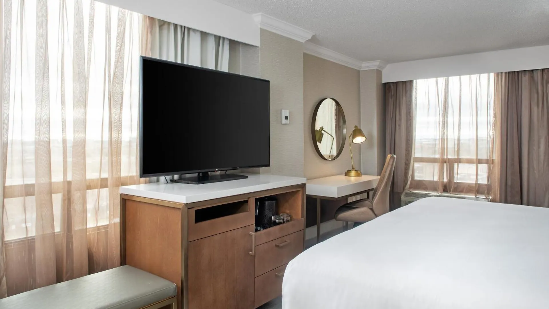 Crowne Plaza Toronto Airport By Ihg Hotel