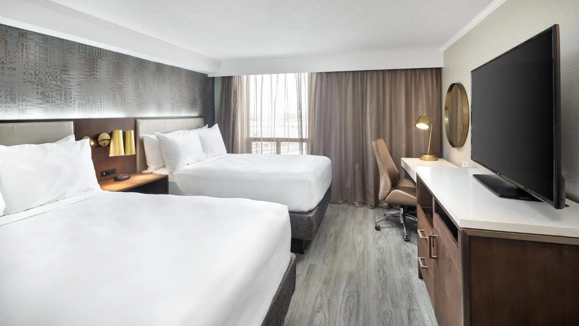 Crowne Plaza Toronto Airport By Ihg Hotel 4*,  Canada