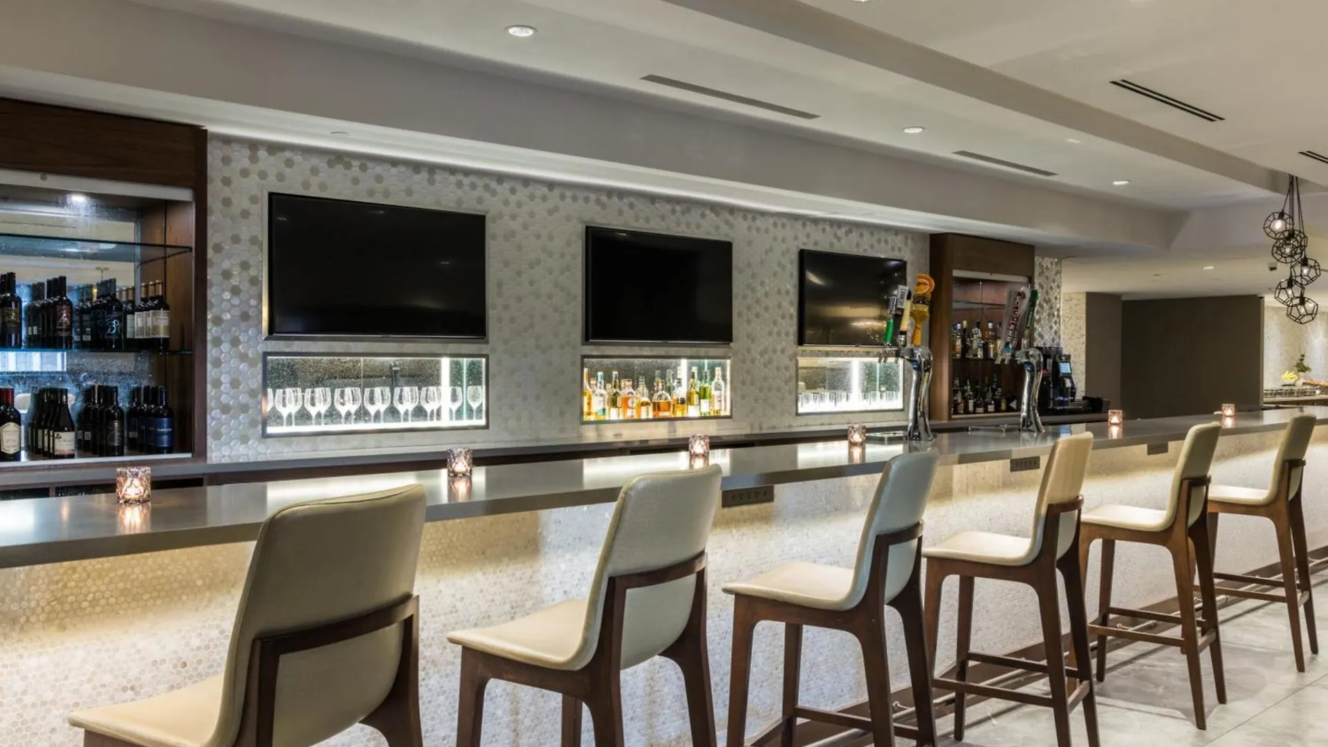 Crowne Plaza Toronto Airport By Ihg Hotel