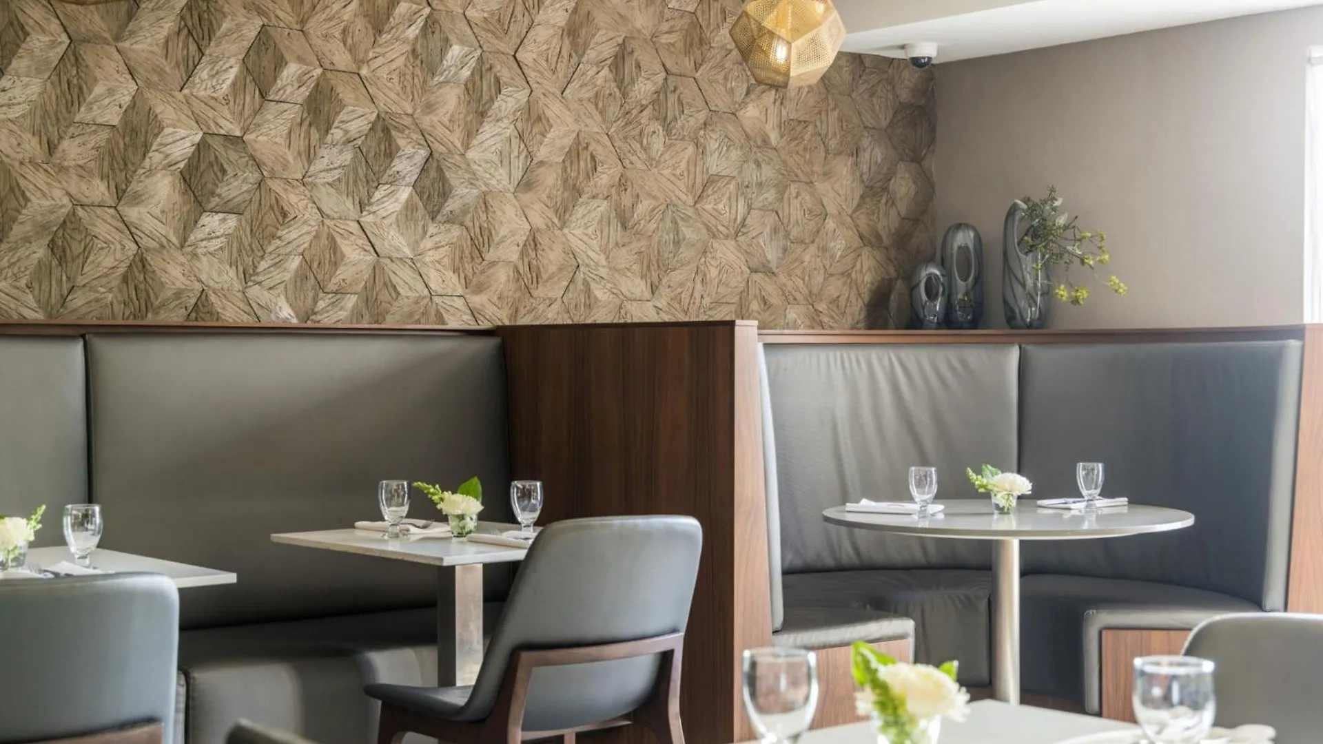 Crowne Plaza Toronto Airport By Ihg Hotel 4*,  Canada