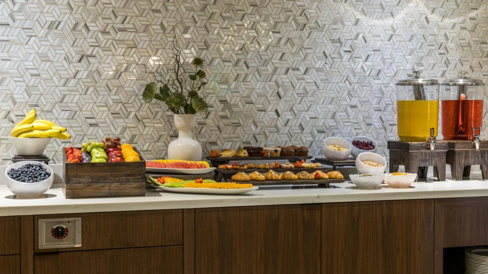 Crowne Plaza Toronto Airport By Ihg Hotel