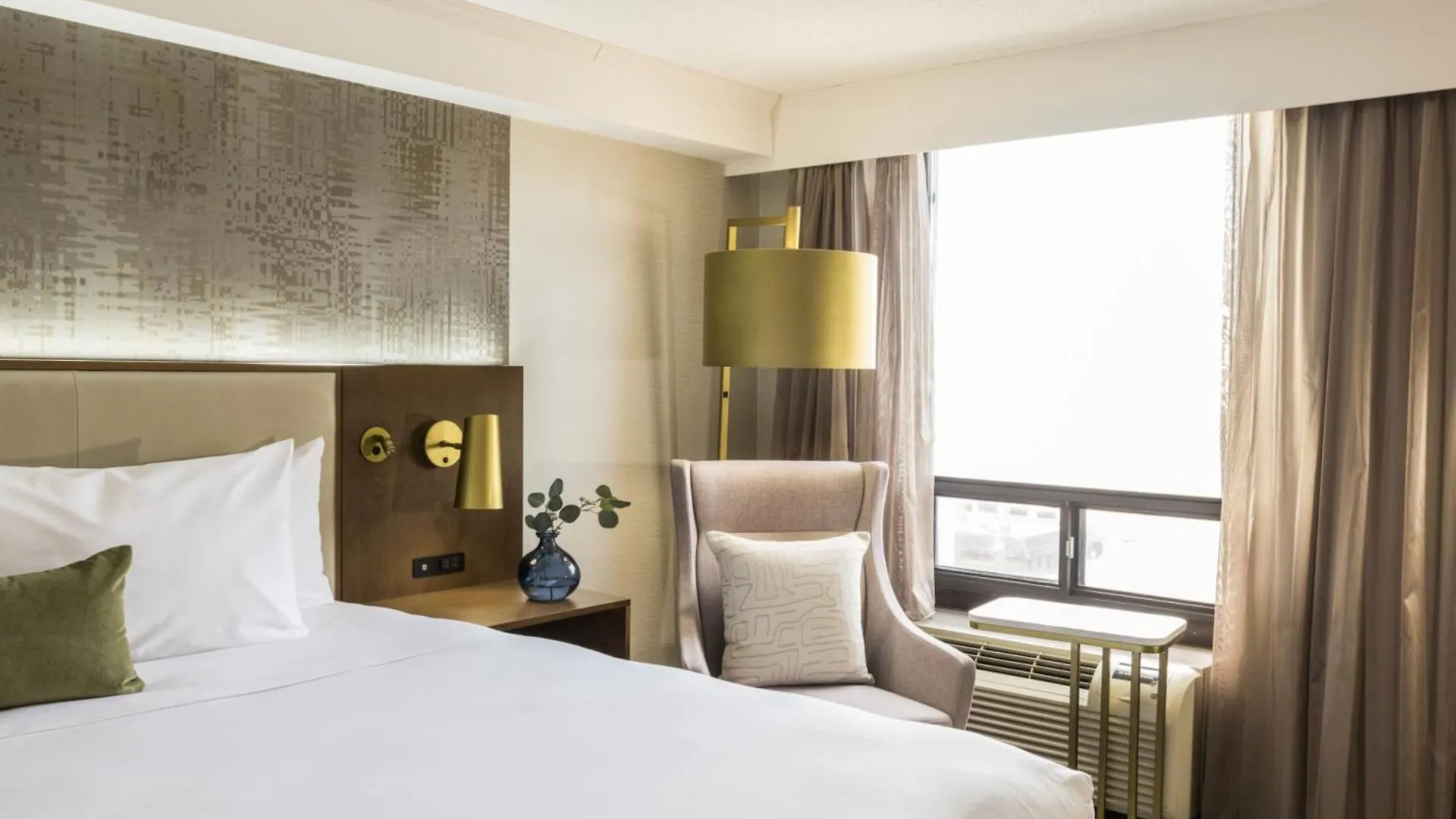 Crowne Plaza Toronto Airport By Ihg Hotel