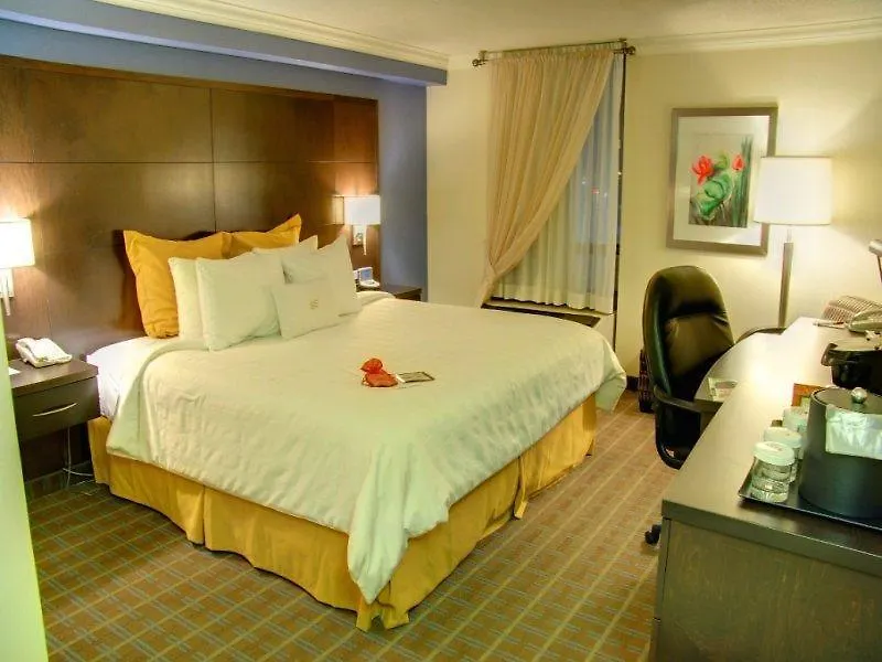 Crowne Plaza Toronto Airport By Ihg Hotel