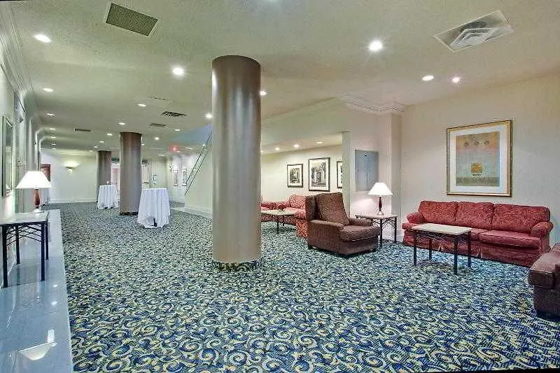 Crowne Plaza Toronto Airport By Ihg Hotel