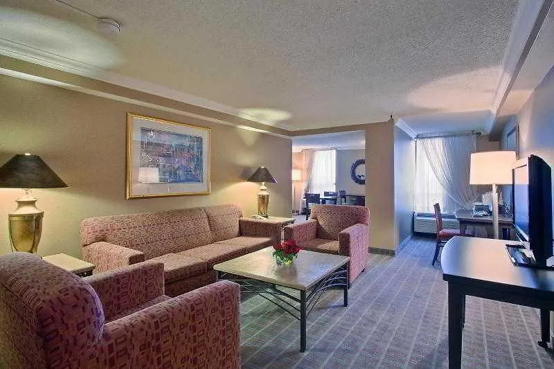 Crowne Plaza Toronto Airport By Ihg Hotel 4*,