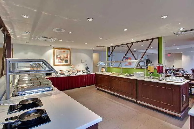 Crowne Plaza Toronto Airport By Ihg Hotel