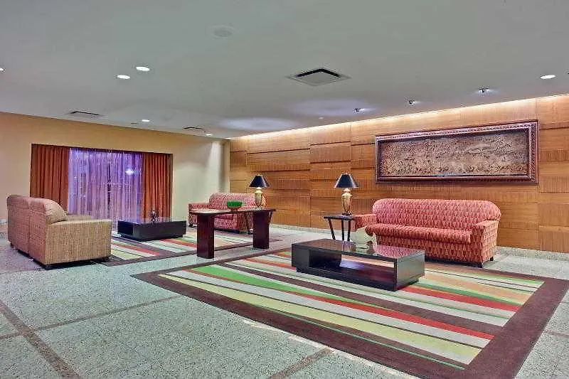 Crowne Plaza Toronto Airport By Ihg Hotel 4*,  Canada